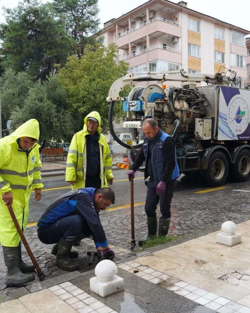 Muğla’da Sağanak Mesaisi: MUSKİ Ekipleri 13 İlçede Teyakkuzda 4